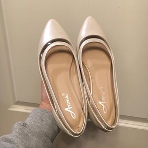 BRAND NEW ANNIE FLATS!